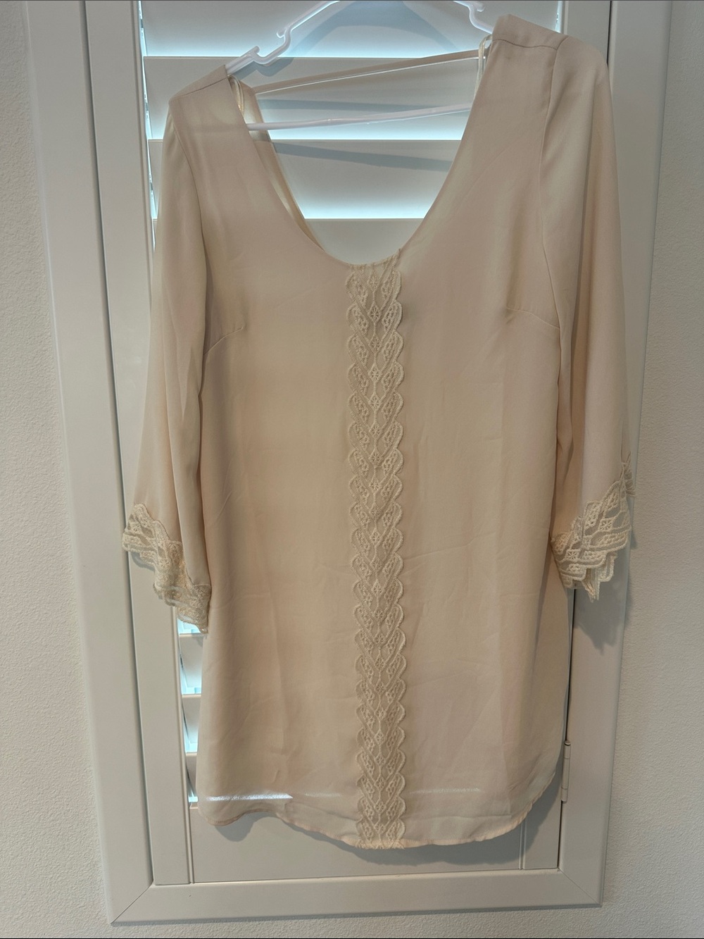 Astr Cream Lace-Trim Scoop Neck Blouse